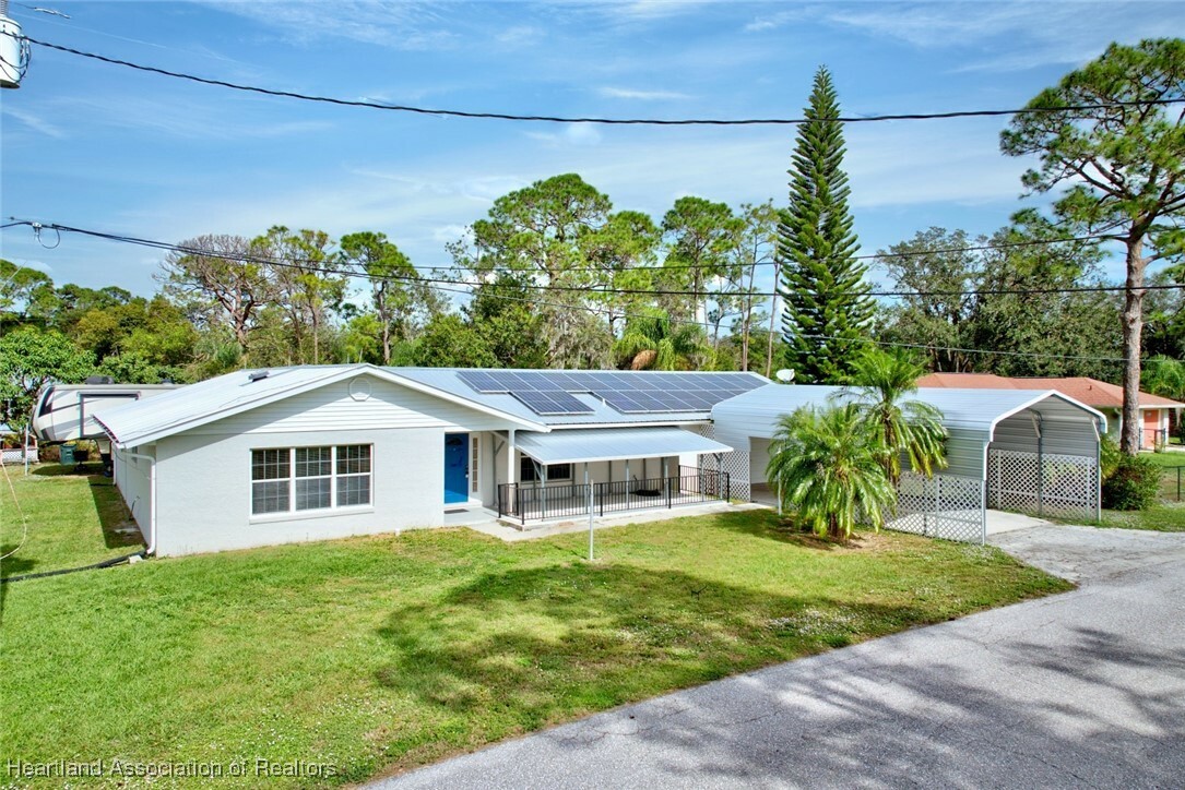 Property Photo:  1408 Indian Drive  FL 33875 