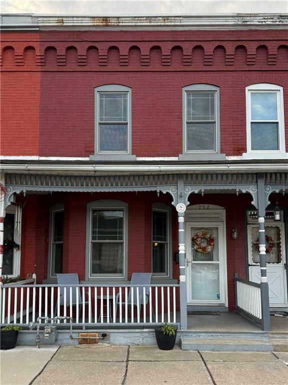 Property Photo: 752 Seneca Street PA 18015