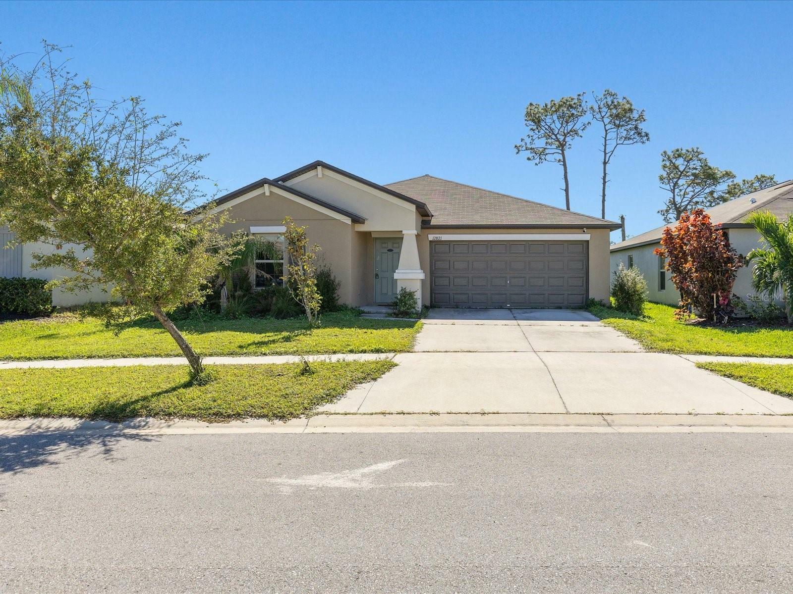 Property Photo:  12821 Wildflower Meadow Drive  FL 33579 