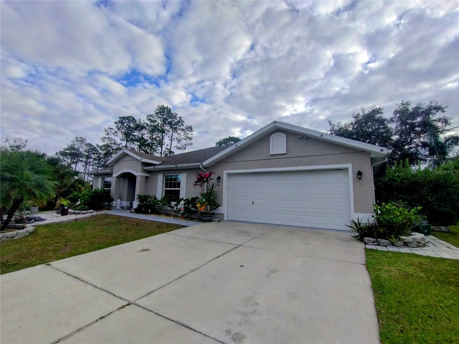 Property Photo:  14 Round Mill Lane  FL 32164 