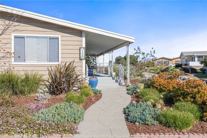 Property Photo: 124 Poinsettia Gardens Drive 124 CA 93004