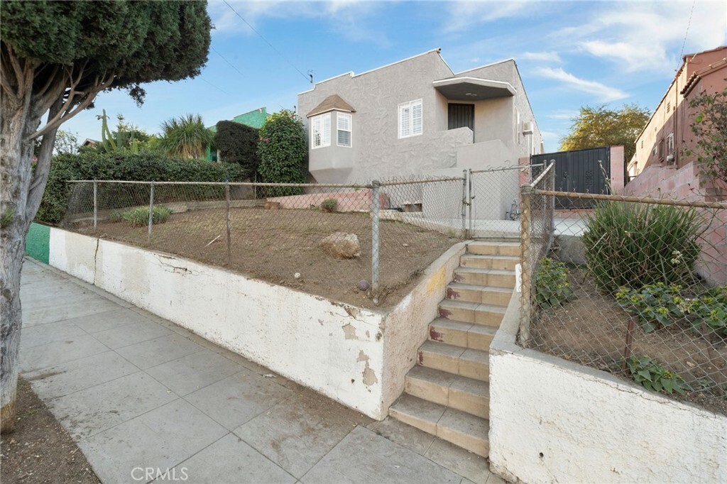 Property Photo:  1309 N Hazard Avenue  CA 90063 