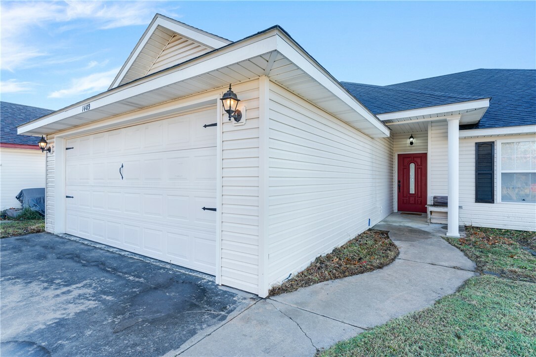 Property Photo:  1409 Sunrise Circle  AR 72761 