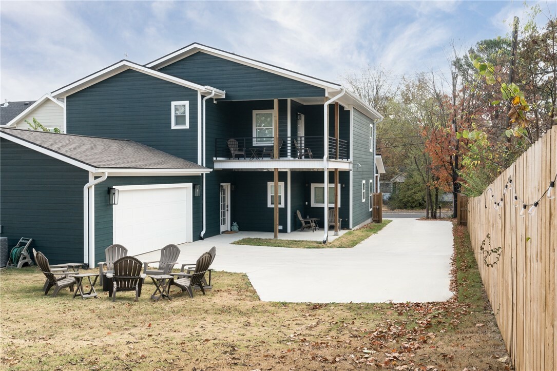 Property Photo:  1433 S Duncan Avenue  AR 72701 