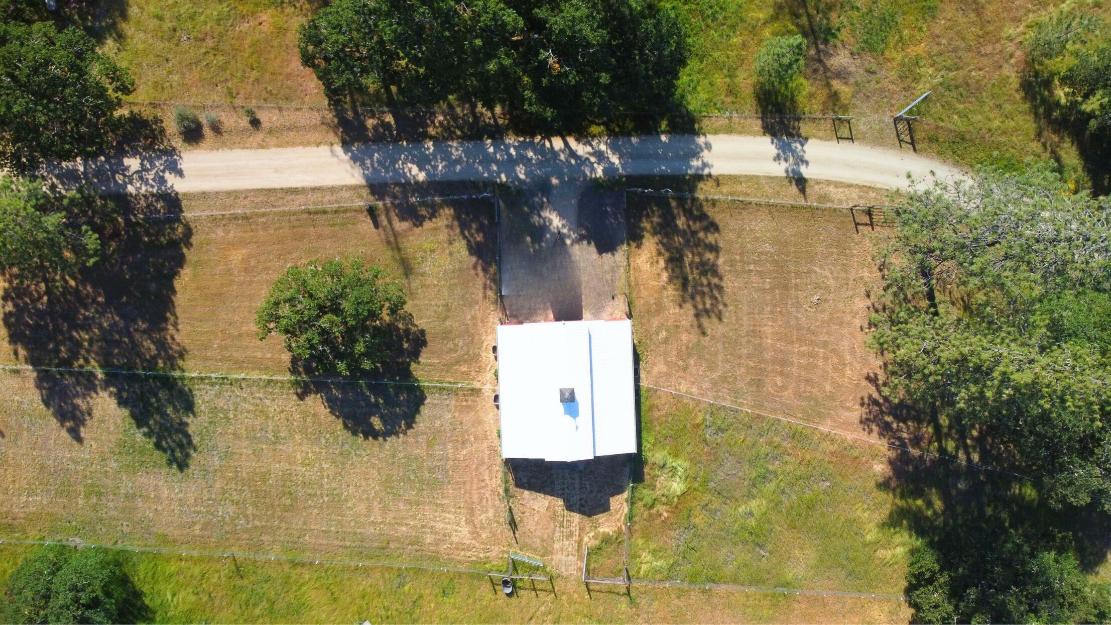 Property Photo: 1886 S Obenchain Road OR 97524