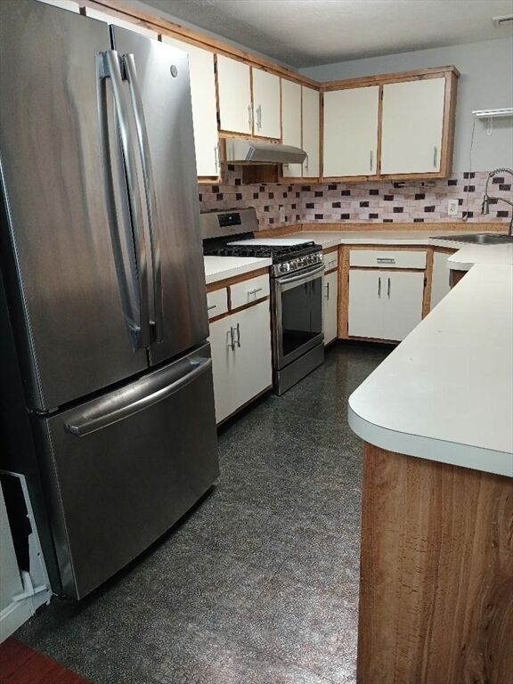 Property Photo: 10 Village Lane 23 MA 01879