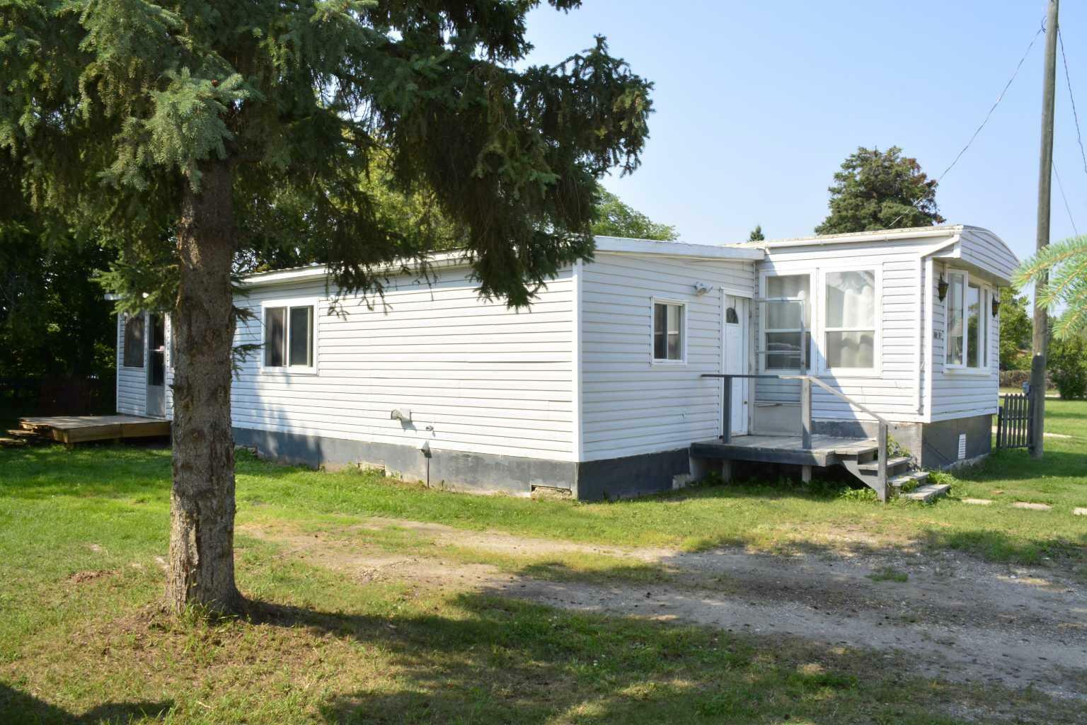 Property Photo:  5022 49 Street  AB T0H 0E0 