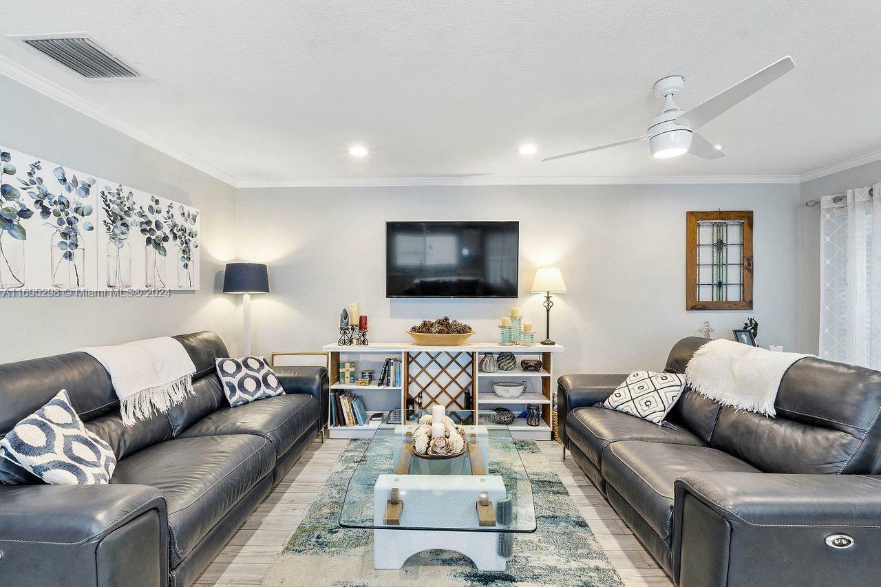 Property Photo:  1036 NW 85th Ter A76  FL 33322 