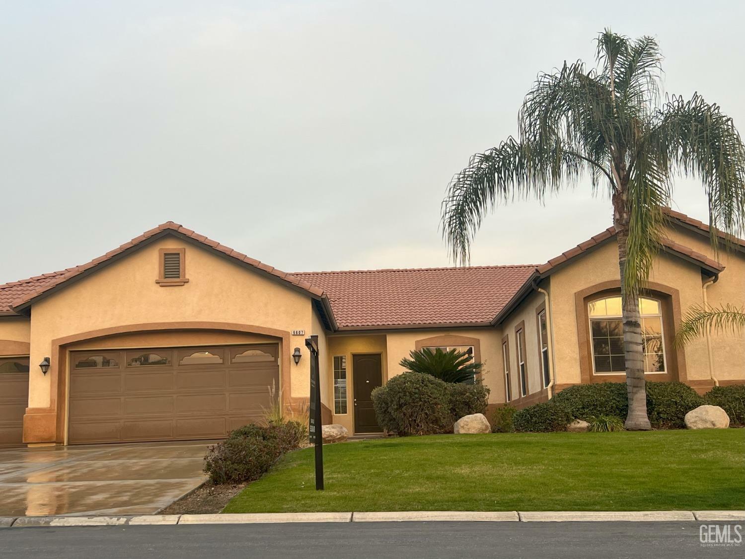 Property Photo:  6607 Carracci Lane  CA 93306 