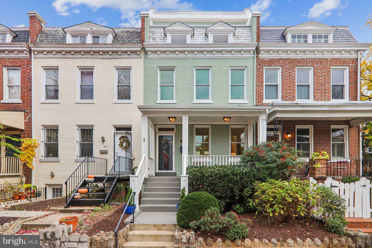 Property Photo:  319 13th Street NE  DC 20002 