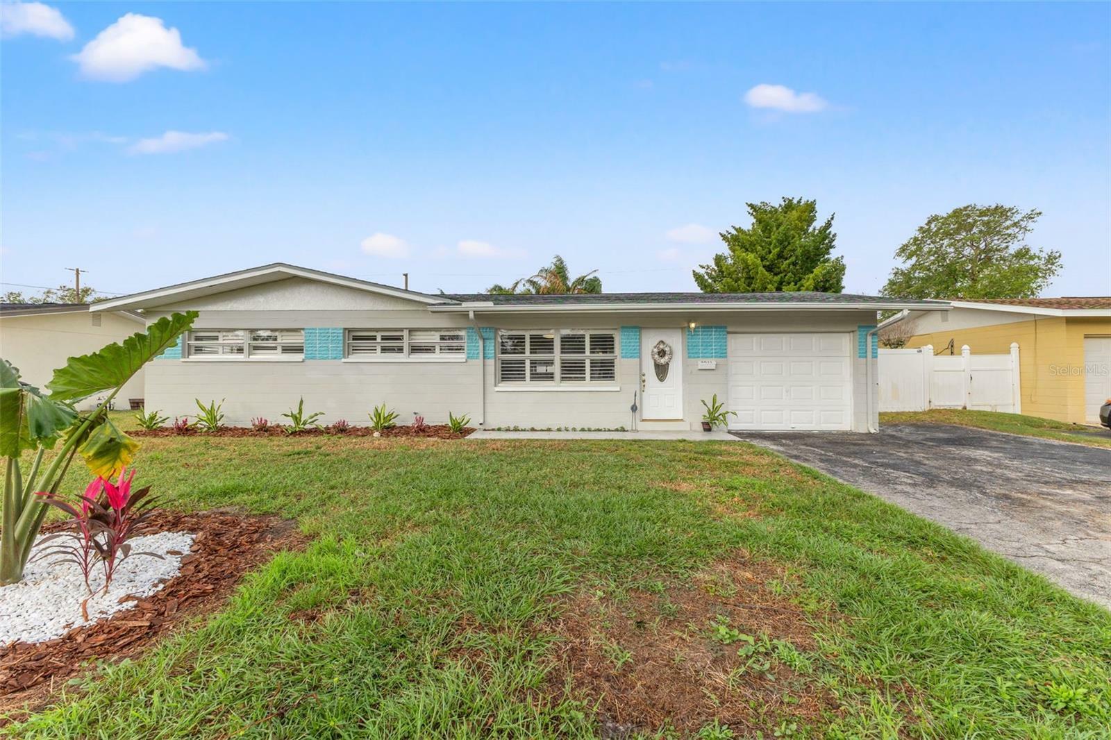 Property Photo:  3611 Searobin Dr SE  FL 33705 