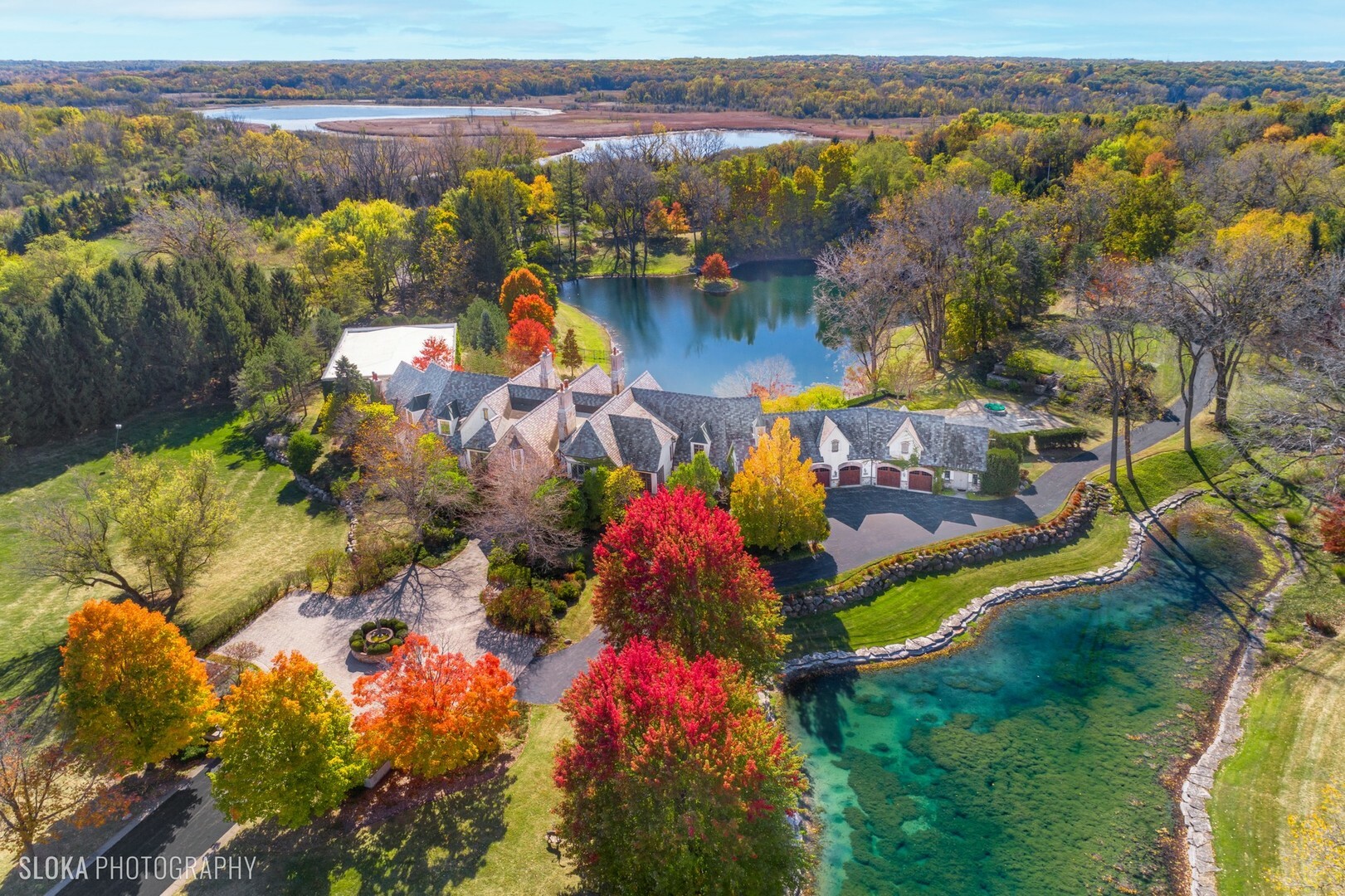 Property Photo: 7 Fox Hunt Road IL 60010
