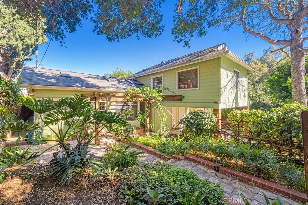 Property Photo:  8917 Holly Place  CA 90046 