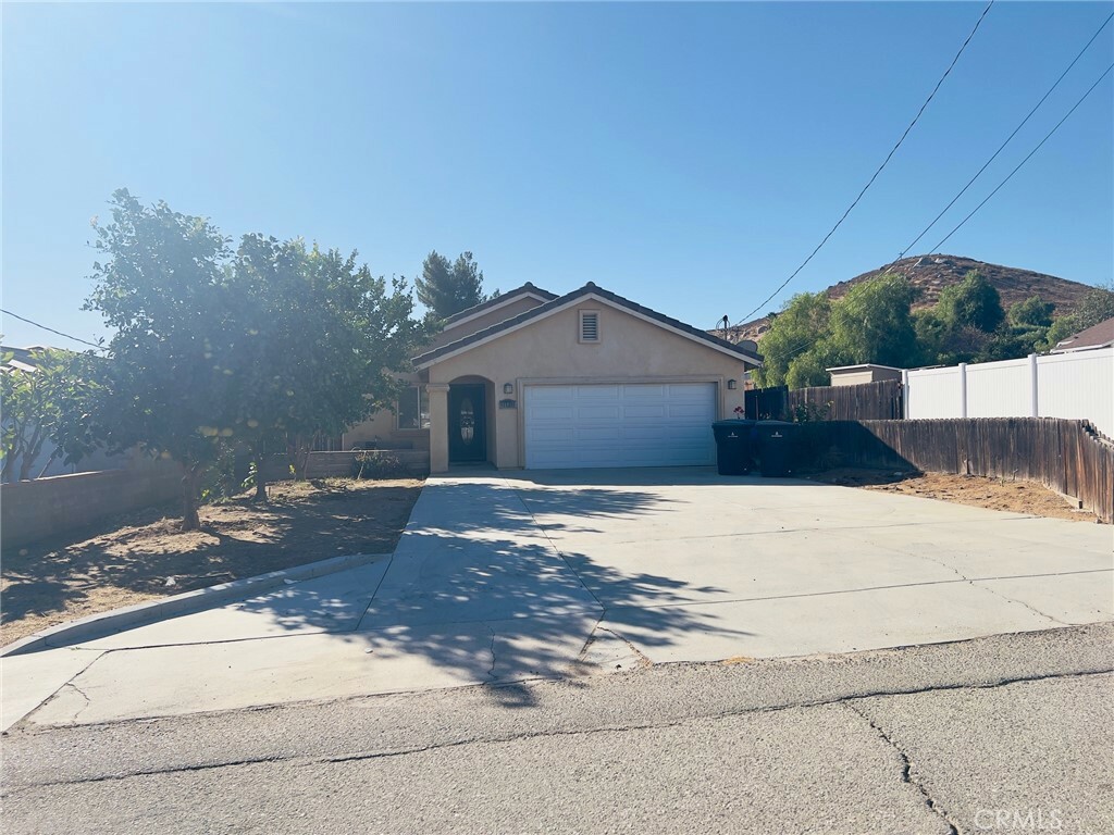 Property Photo:  11966 Knoefler Drive  CA 92505 