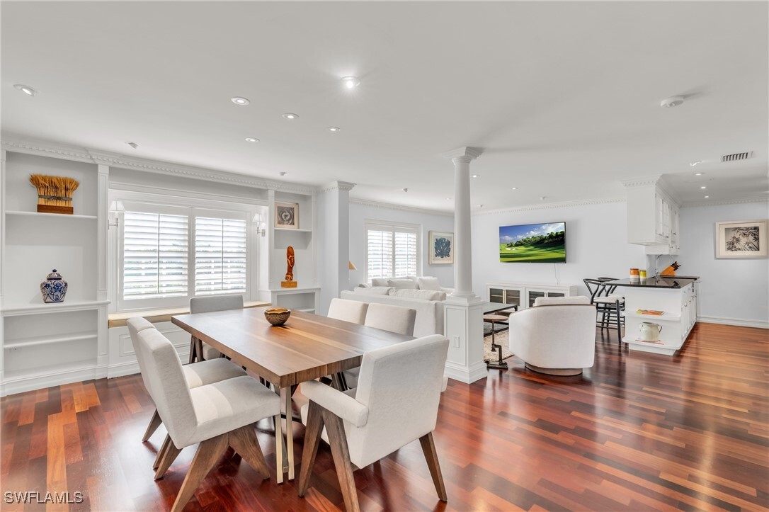 Property Photo: 271 Broad Avenue S 202 FL 34102