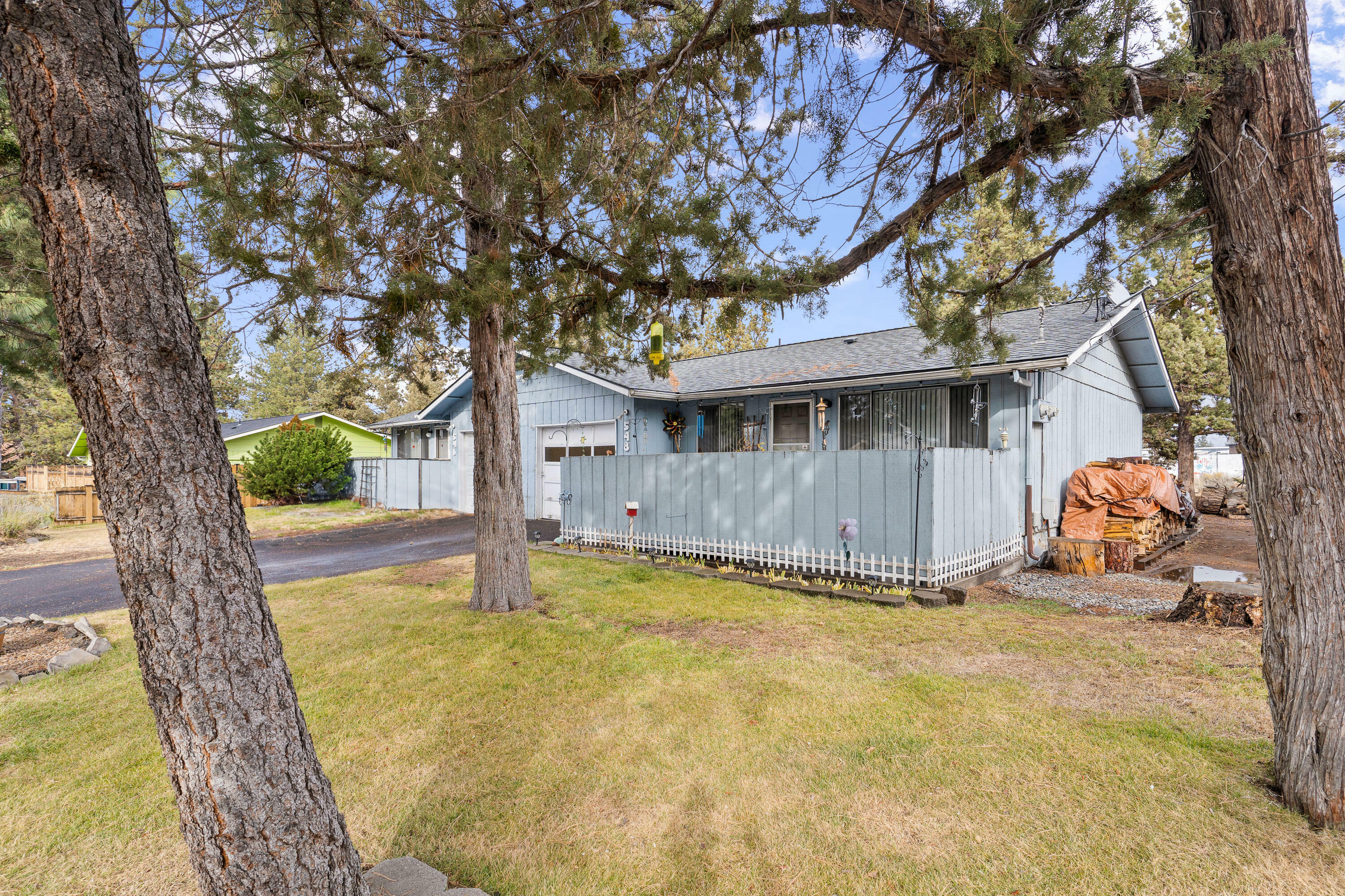 Property Photo:  546 SE Centennial Street  OR 97702 