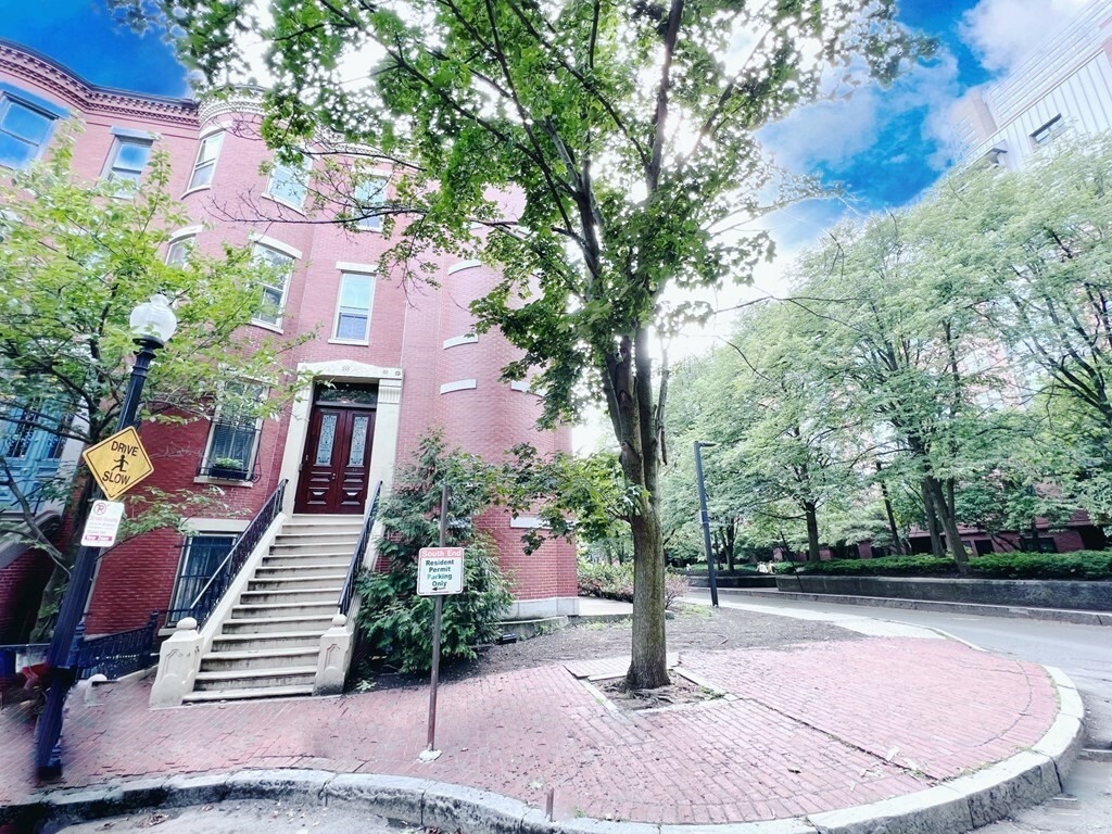 Property Photo:  34 Yarmouth St 2  MA 02116 