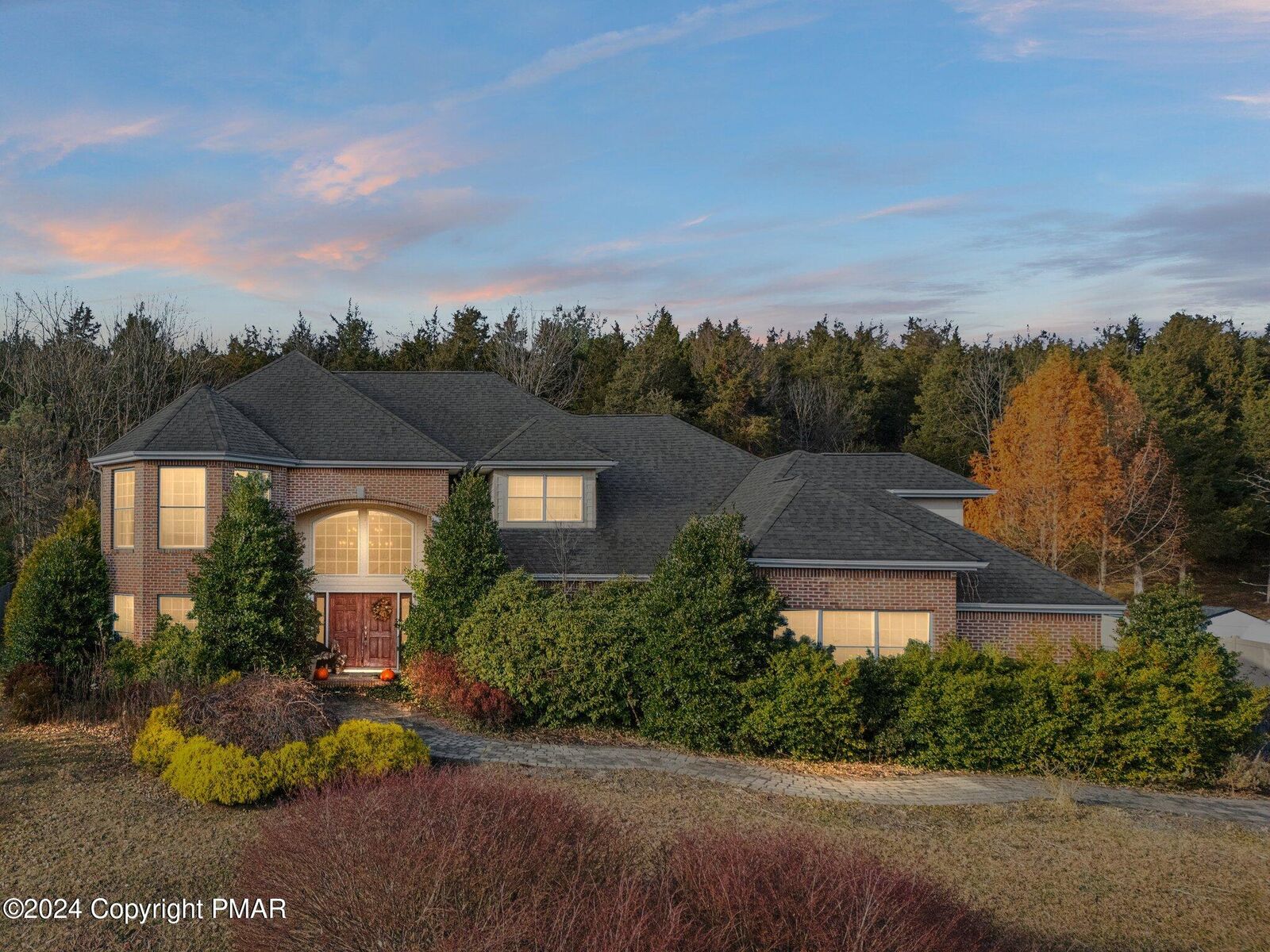 Property Photo: 133 Old Kettle Court PA 18360