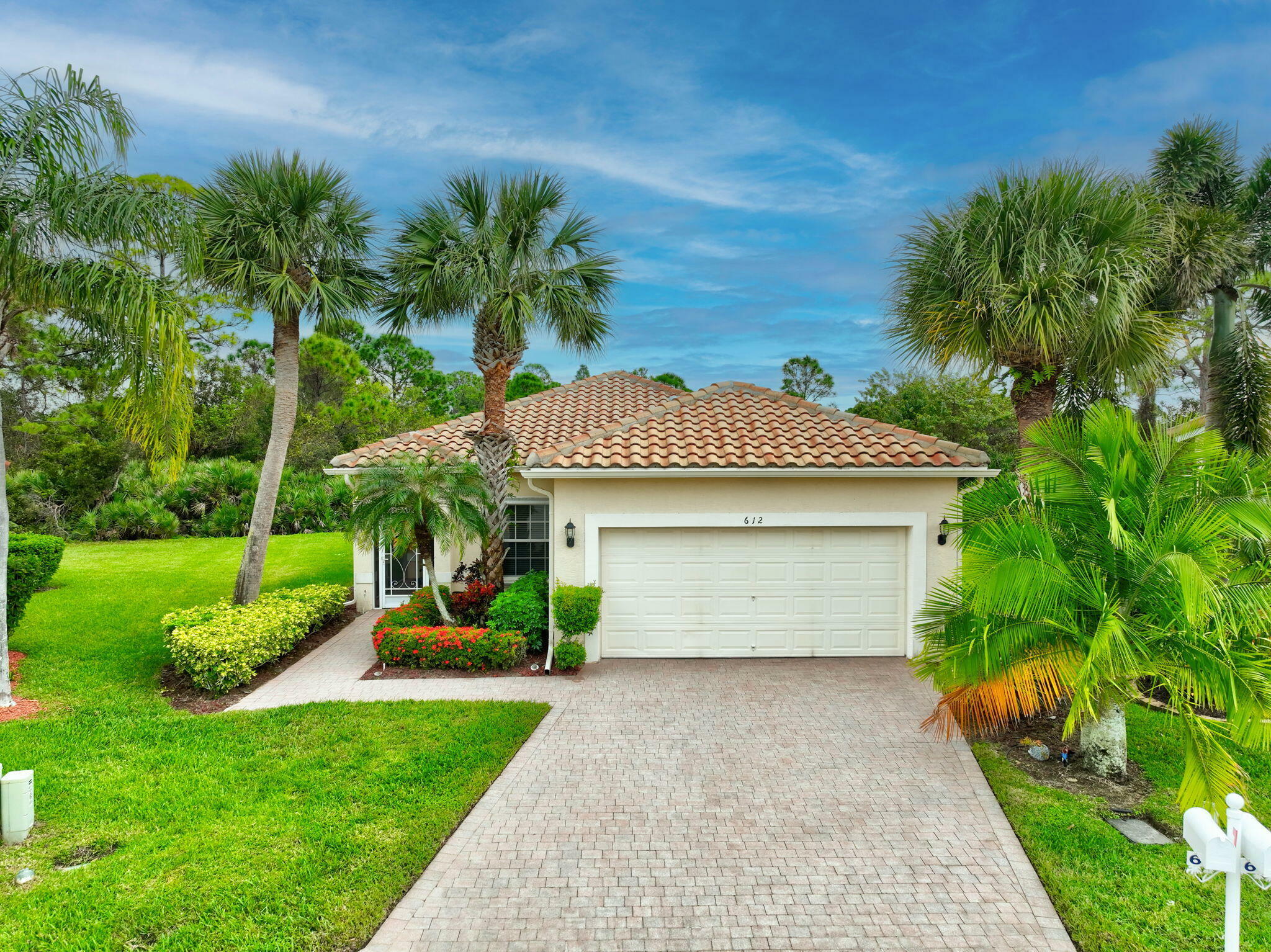 Property Photo:  612 NW Whitfield Way  FL 34986 