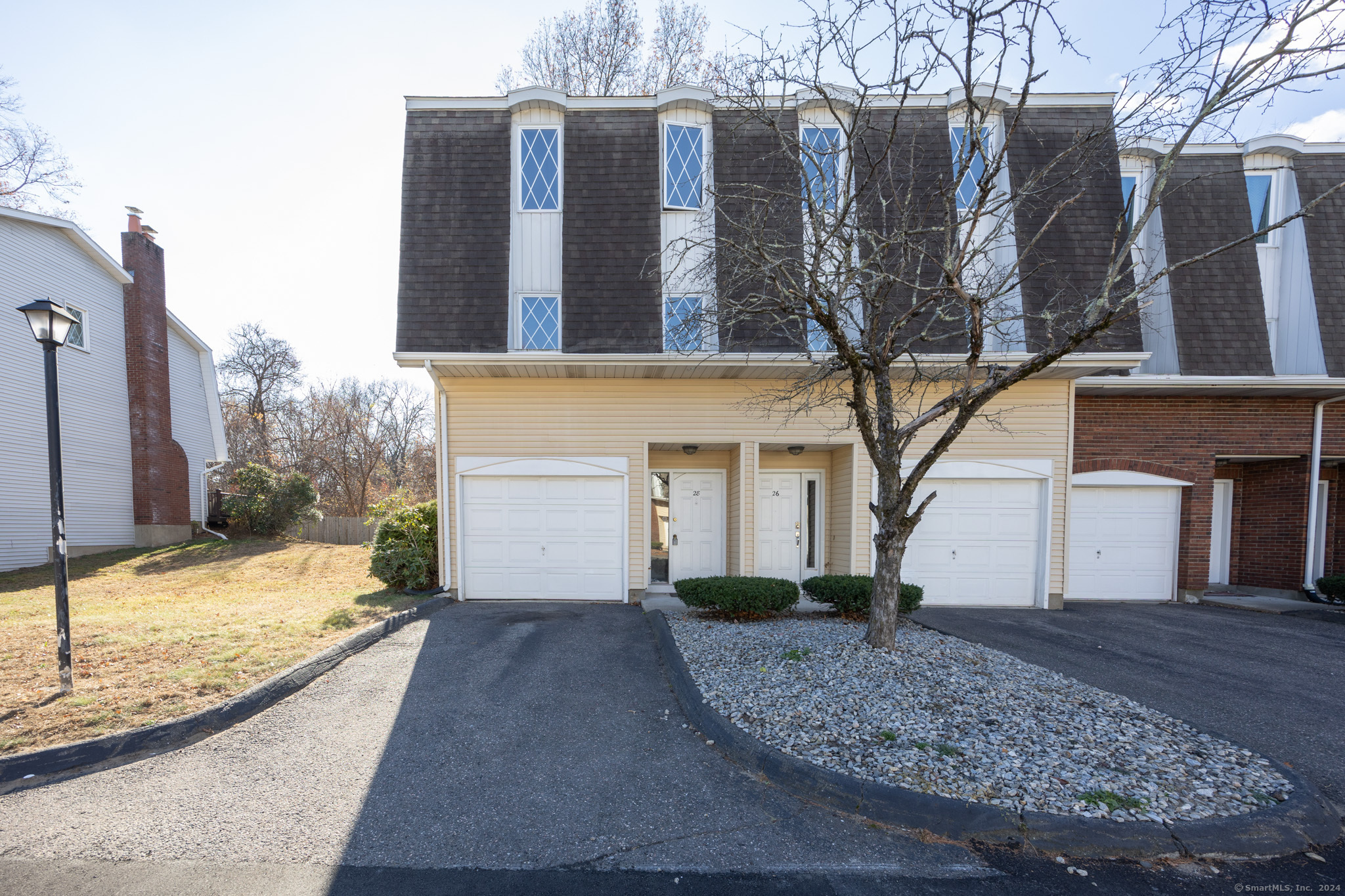 Property Photo: 28 Northbrook Court 28 CT 06120
