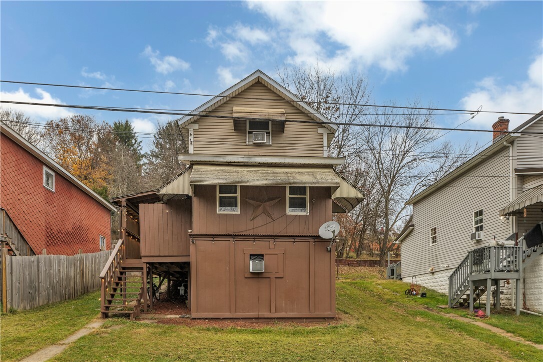 Property Photo:  453 Spring St  PA 15358 