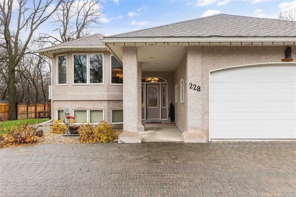 Photo de la propriété:  228 Oakview Avenue  MB R5G 1H4 