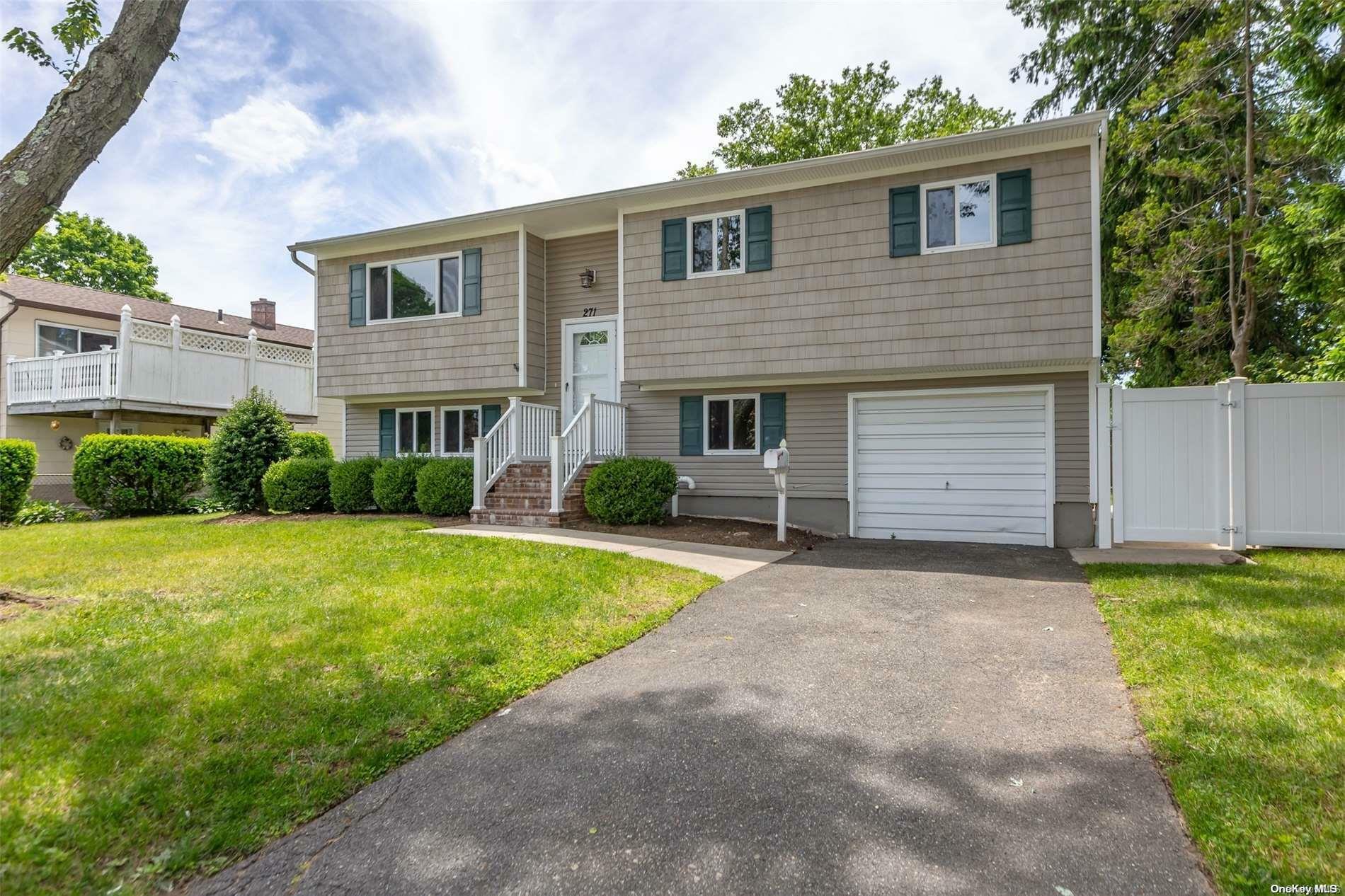 Property Photo:  271 6th Avenue  NY 11704 