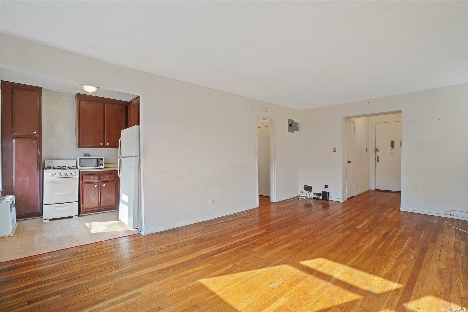 Property Photo:  86-29 155th Avenue 5N  NY 11414 