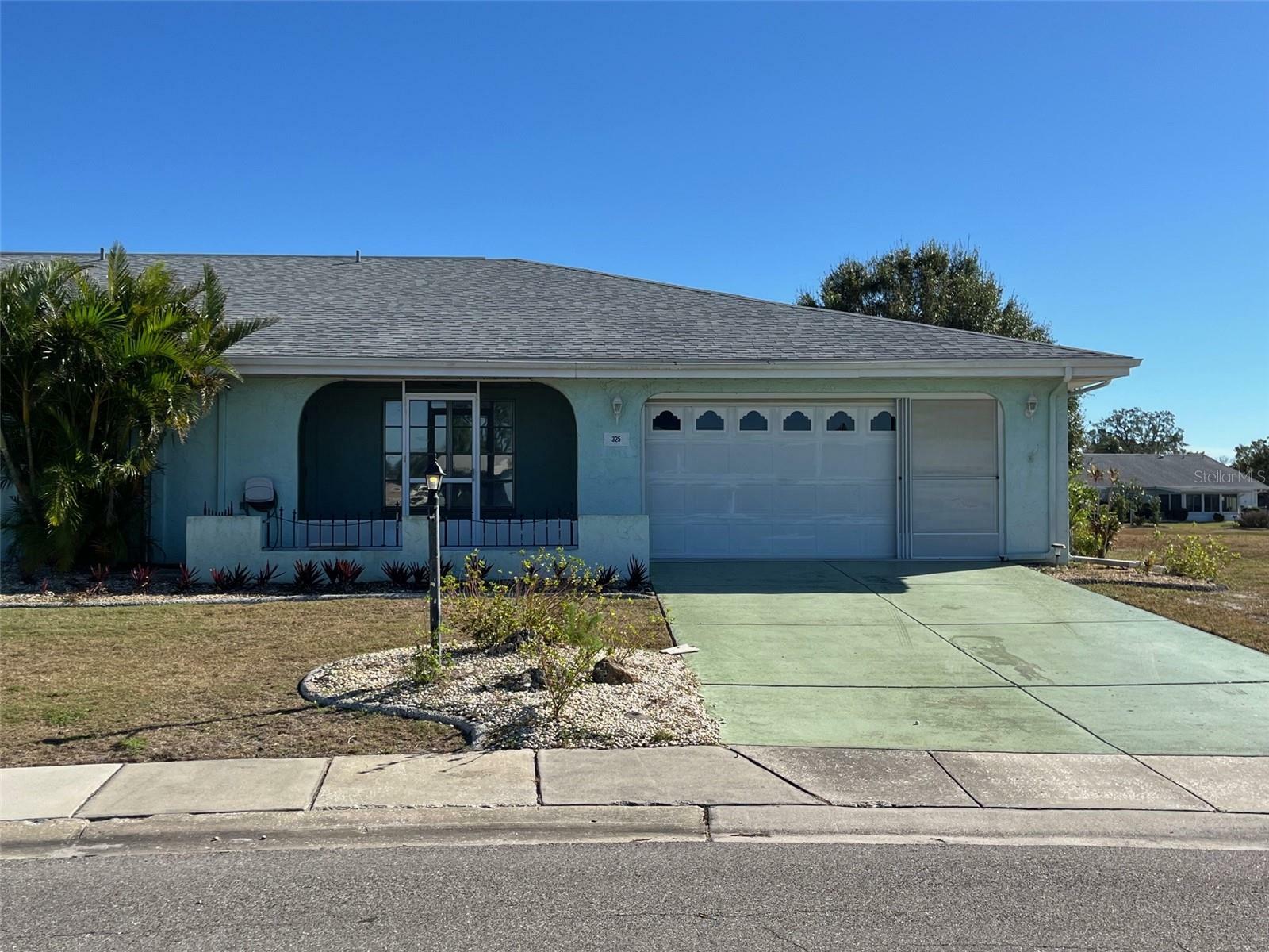 Property Photo:  325 Green Manor Drive  FL 33573 