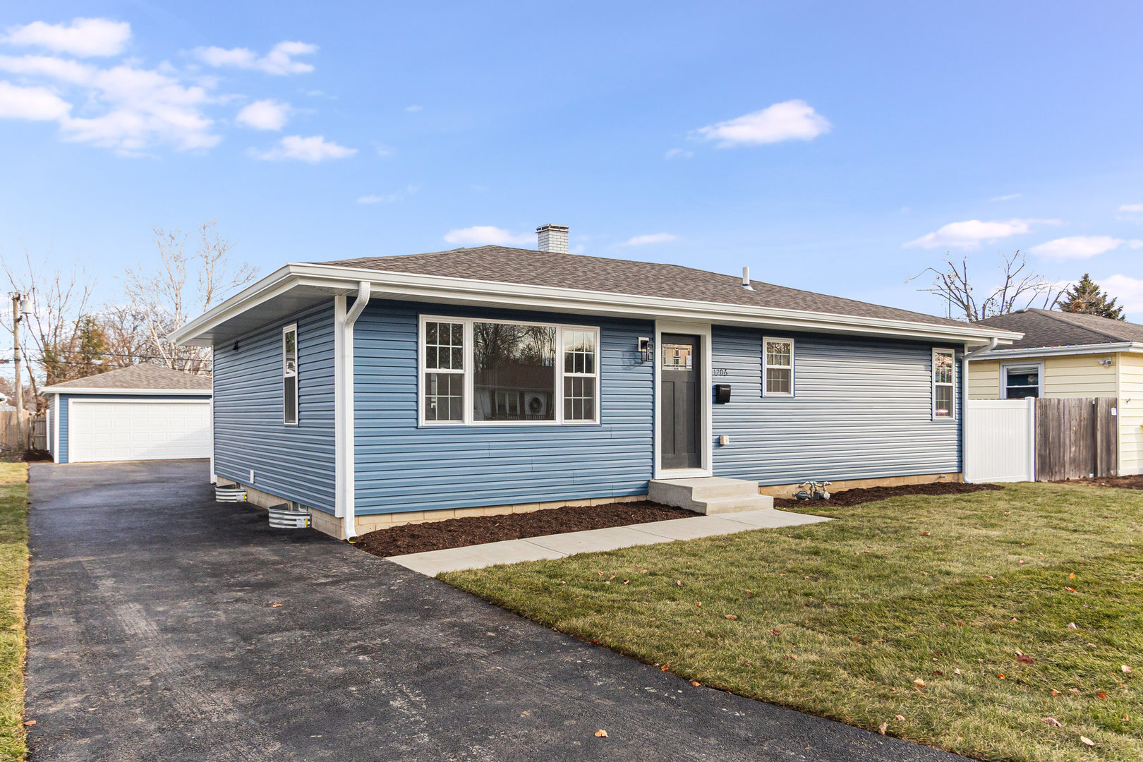 Property Photo:  1206 Waverly Place  IL 60435 