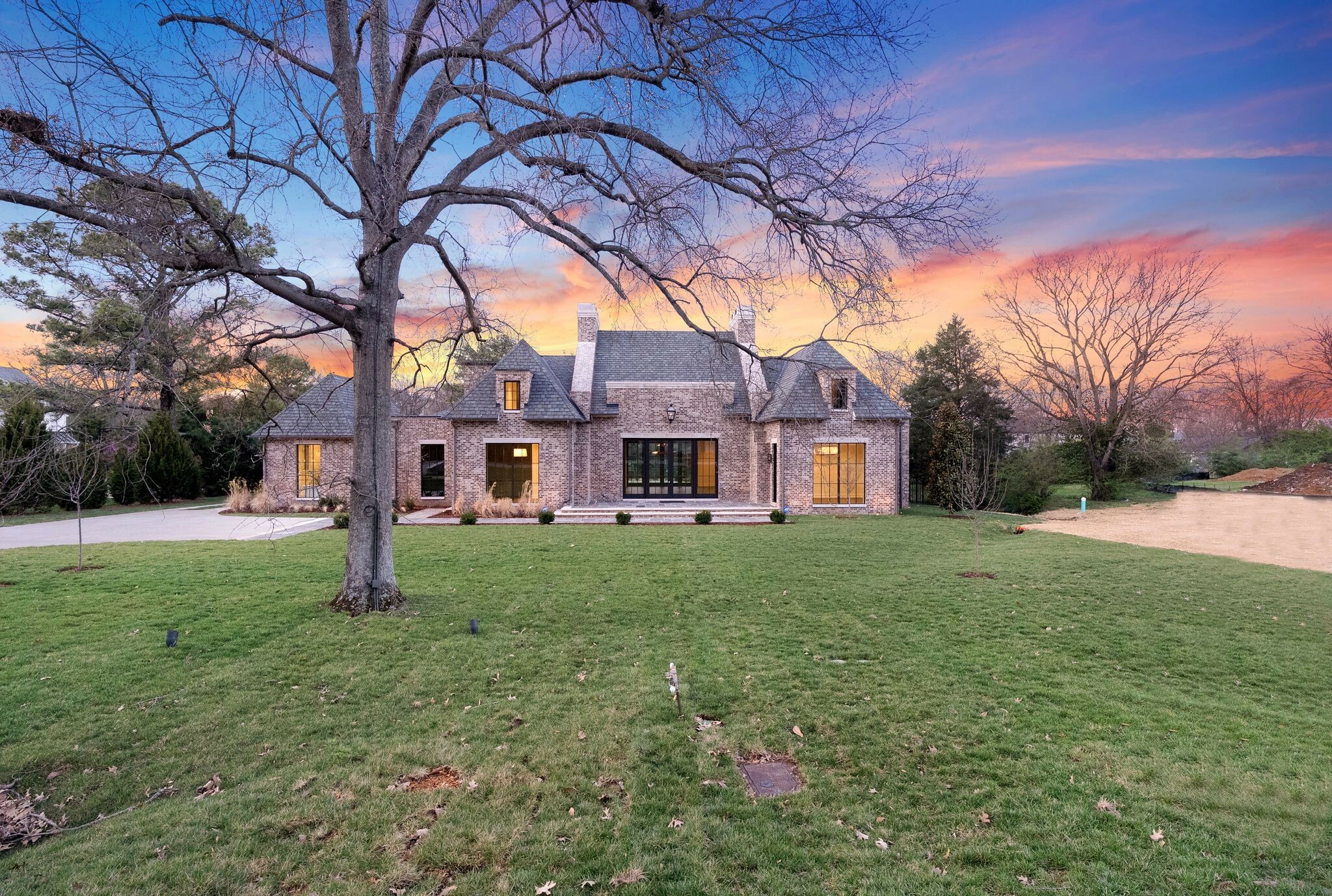 Property Photo: 1206 Tyne Blvd TN 37215