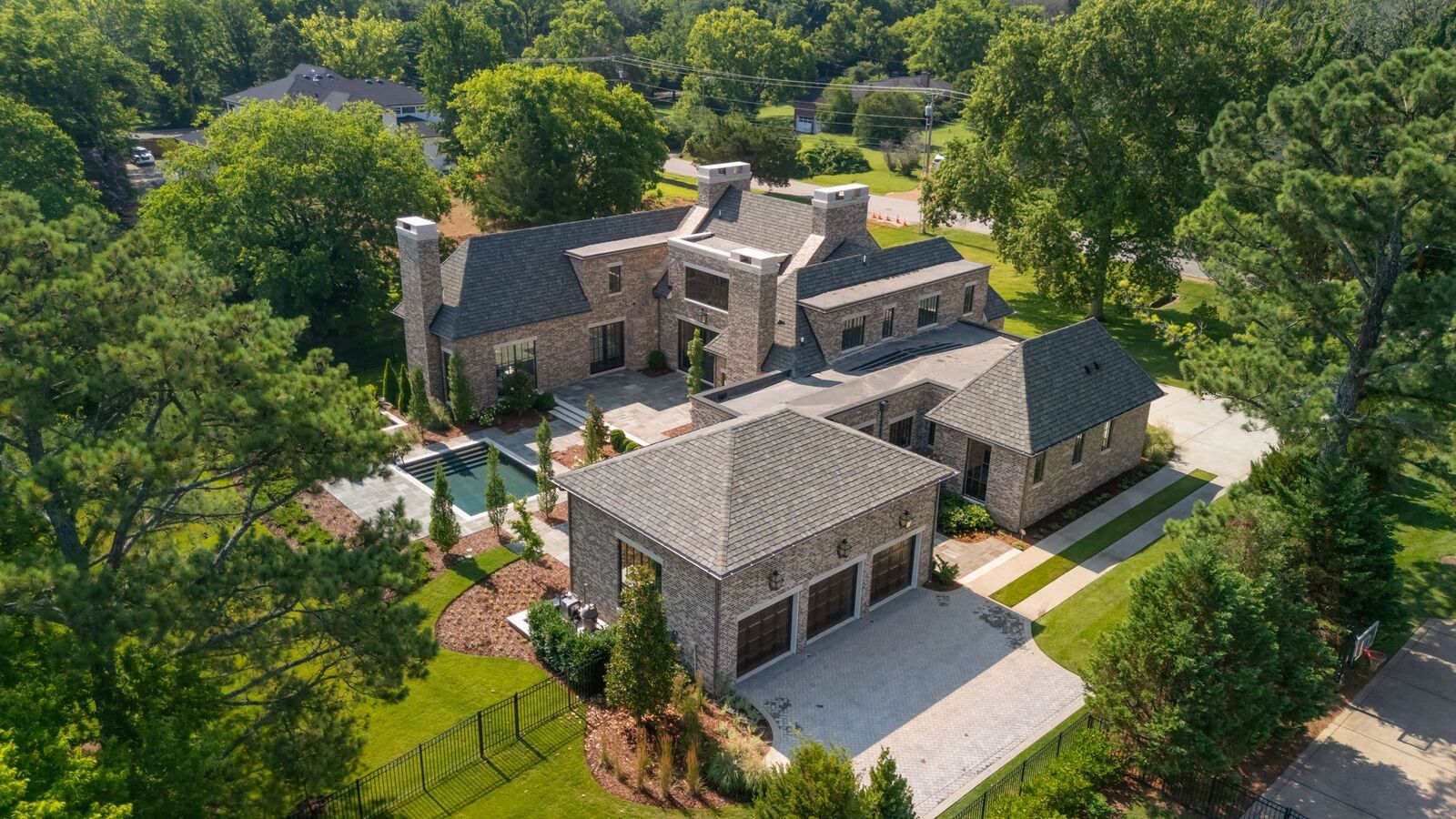 Property Photo: 1206 Tyne Blvd TN 37215