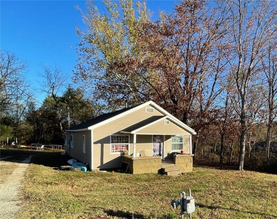 Property Photo: 511 McKennon Street AR 72616