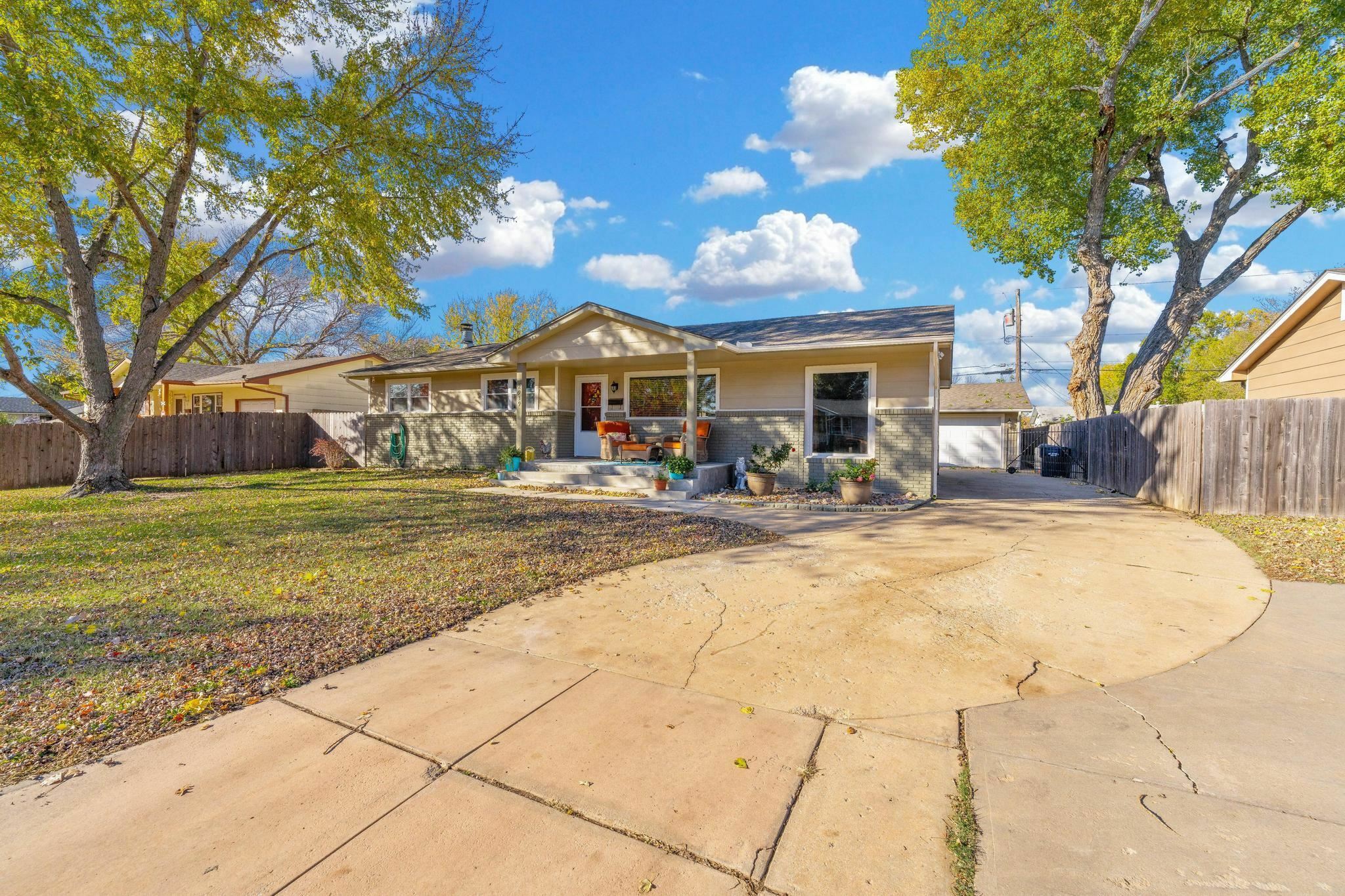 Property Photo:  2939 S Gordon Ave  KS 67217 