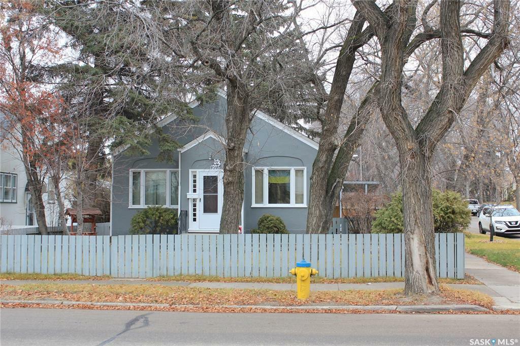 Property Photo:  1925 Lorne Avenue  SK S7J 0R2 