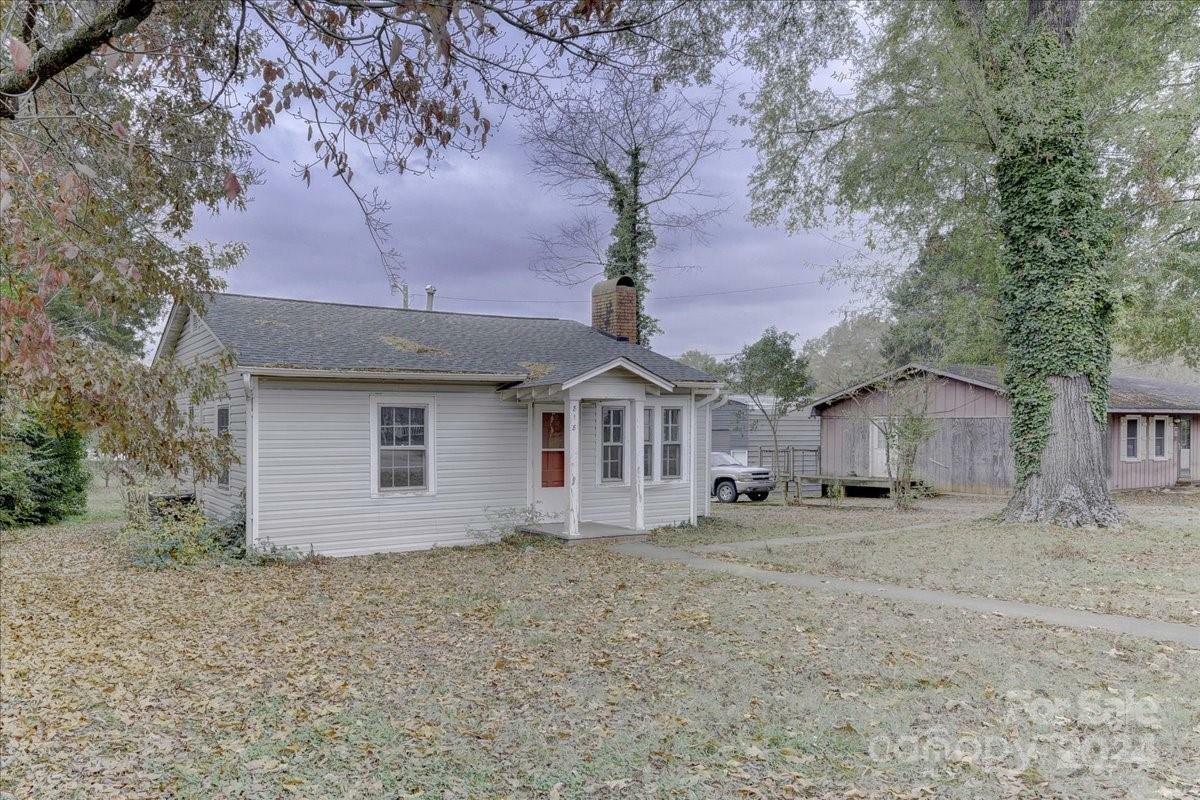 Property Photo:  818 Radio Road  NC 28677 