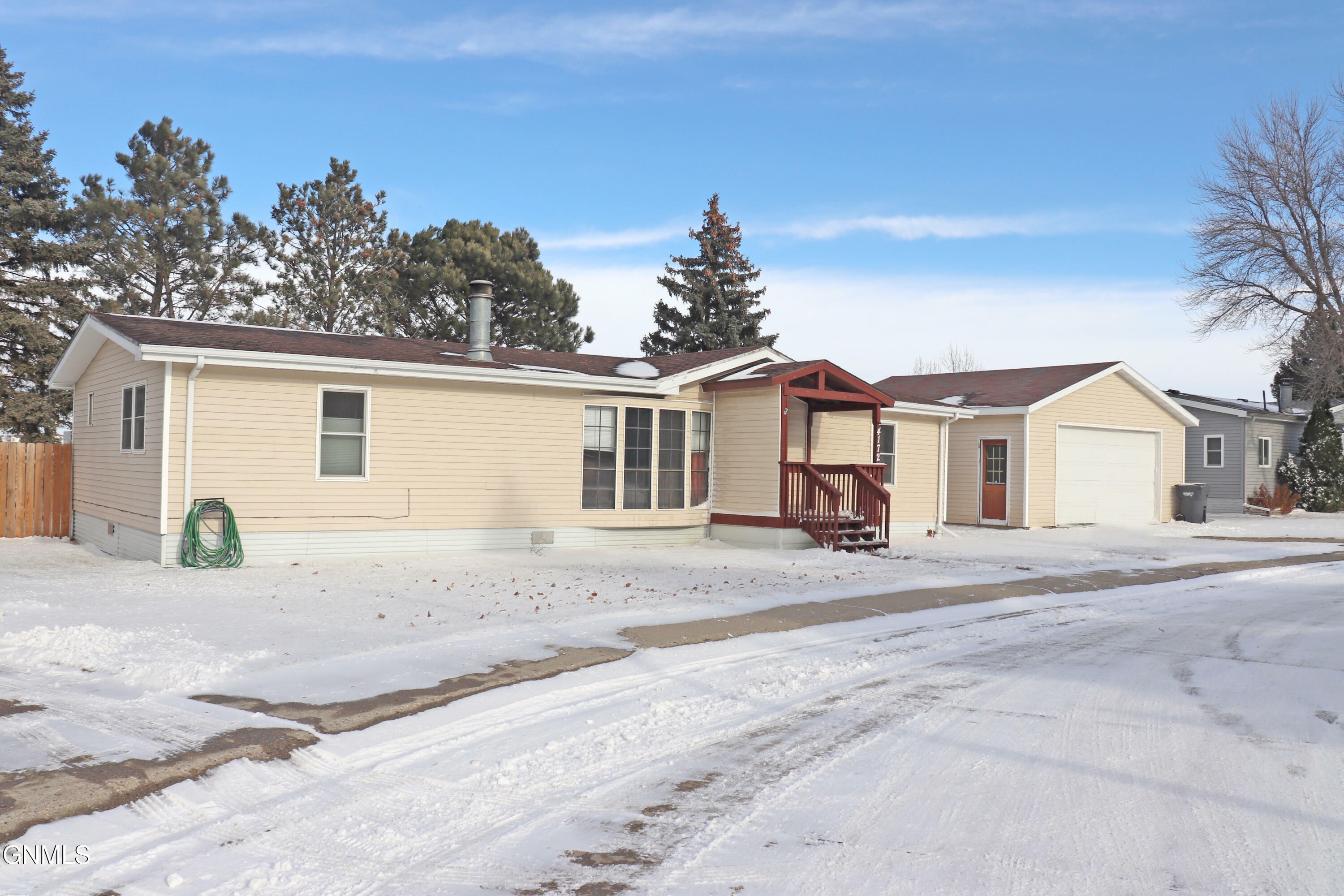 Property Photo:  4172 W Arlington Drive  ND 58503 