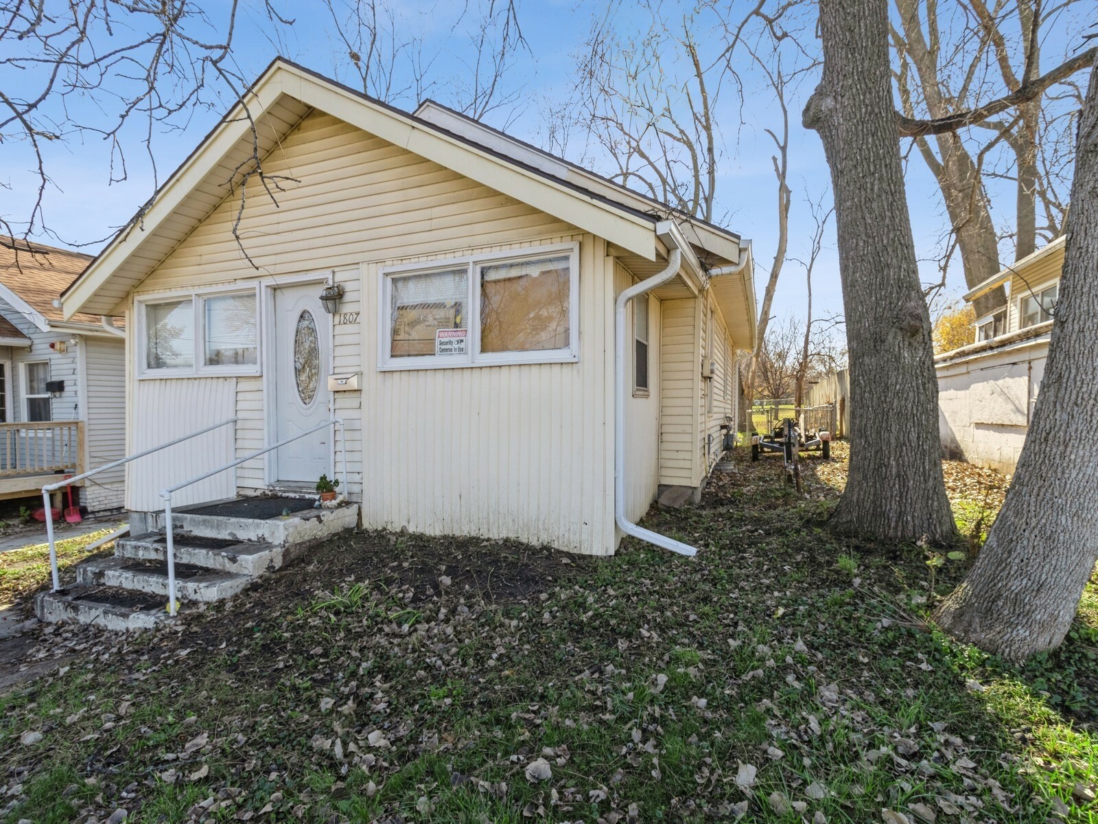 Property Photo:  1807 Maple Street  IA 50316 