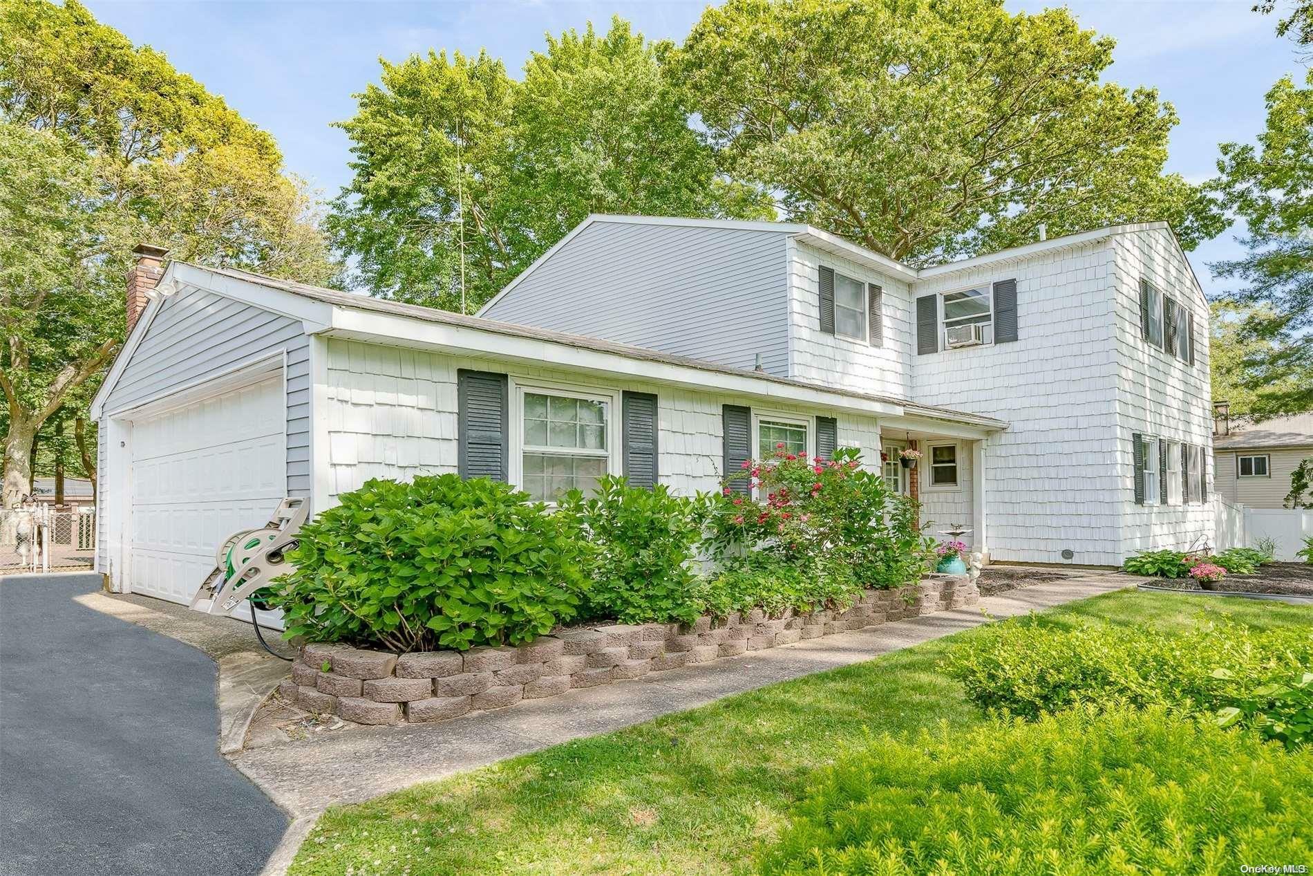 Property Photo:  3 Barclay Drive  NY 11727 