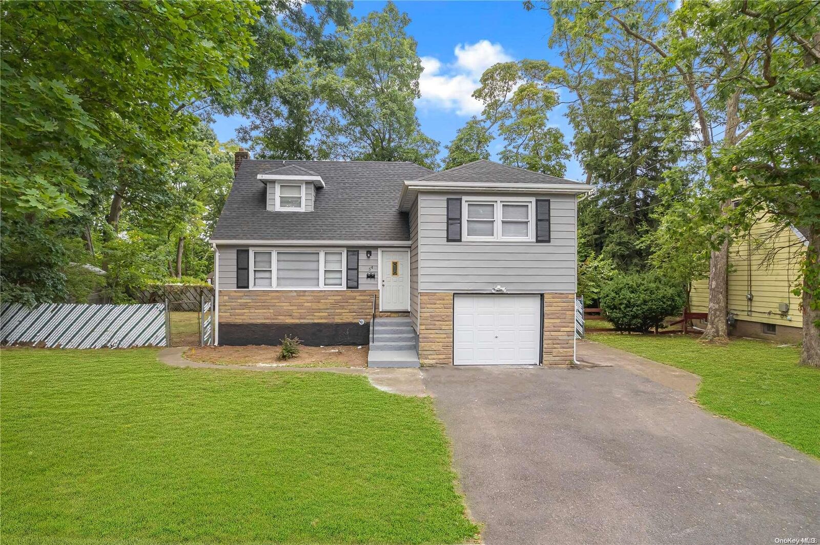 Property Photo:  54 Hausch Boulevard  NY 11575 