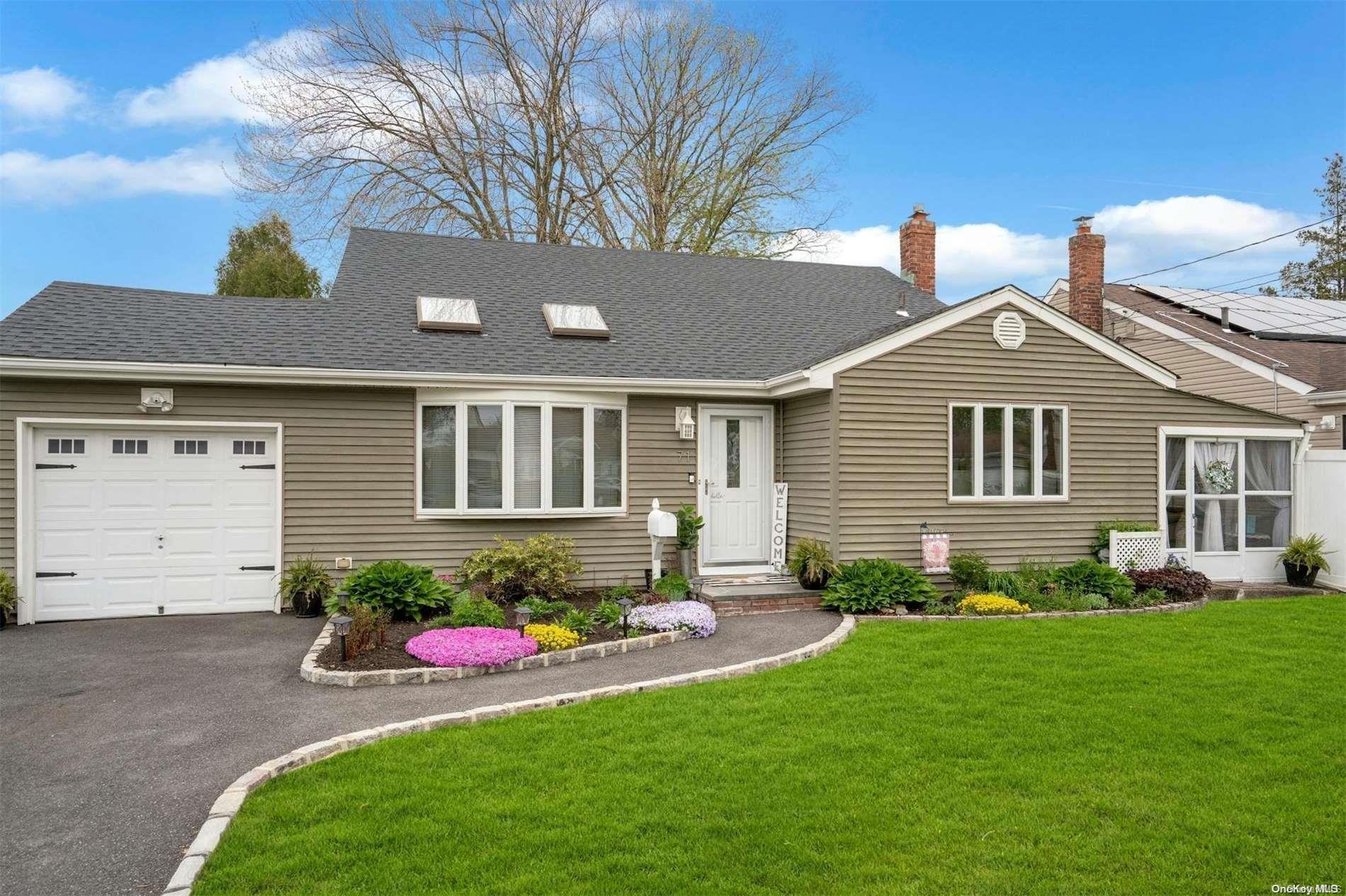 Property Photo: 71 W 20th Street NY 11729