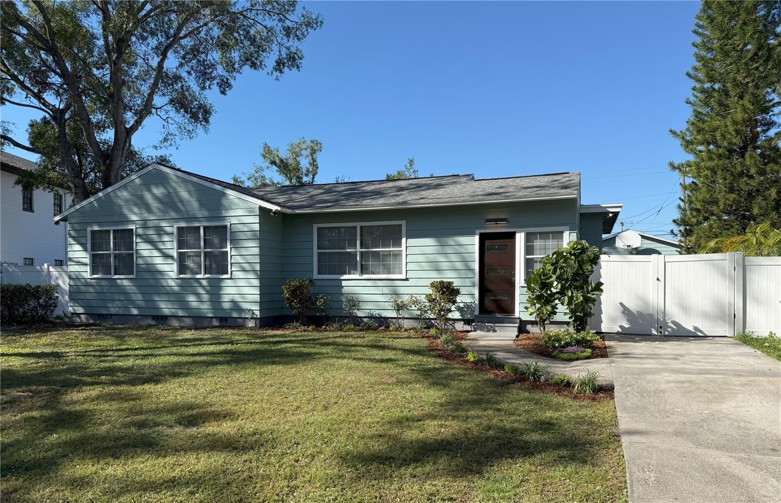 Property Photo:  1006 N Bask Drive  FL 33603 