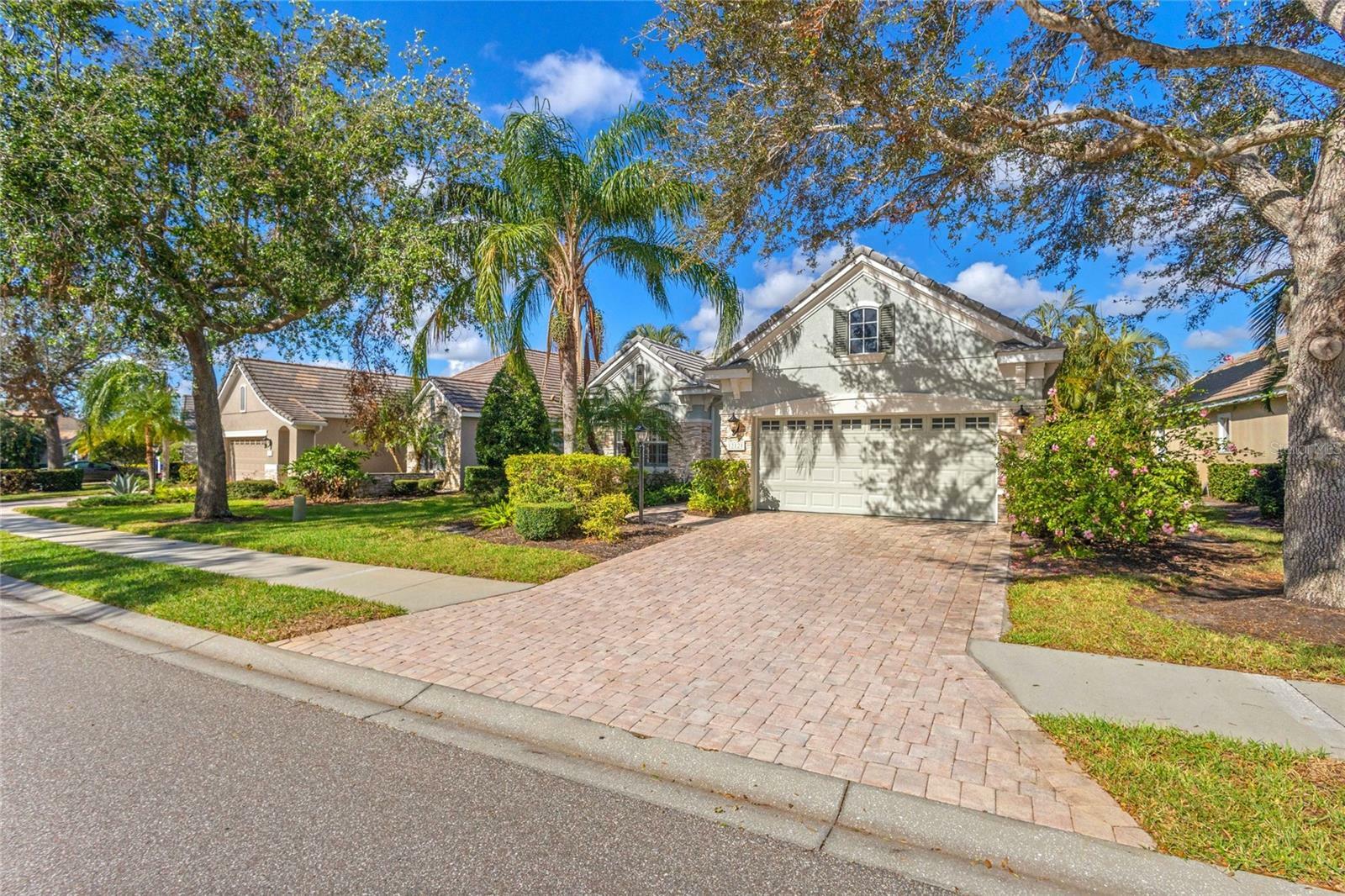 Property Photo:  12121 Thornhill Court  FL 34202 