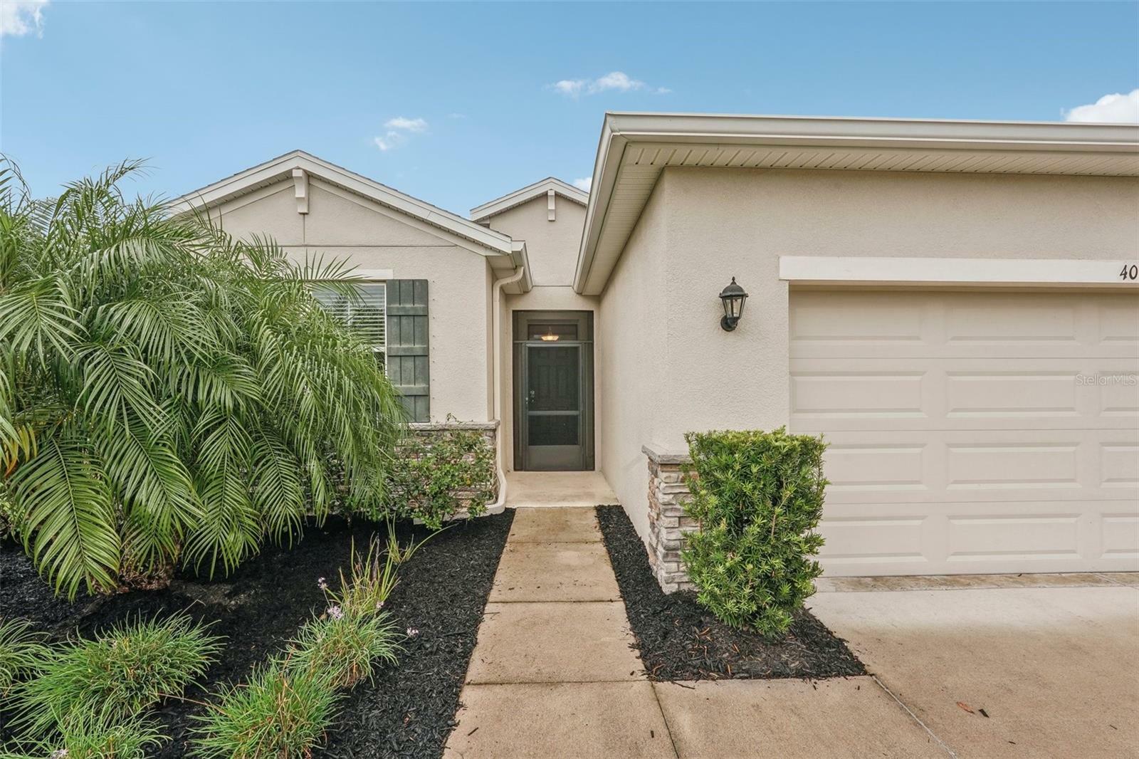 Property Photo:  4028 Mossy Limb Court  FL 34221 