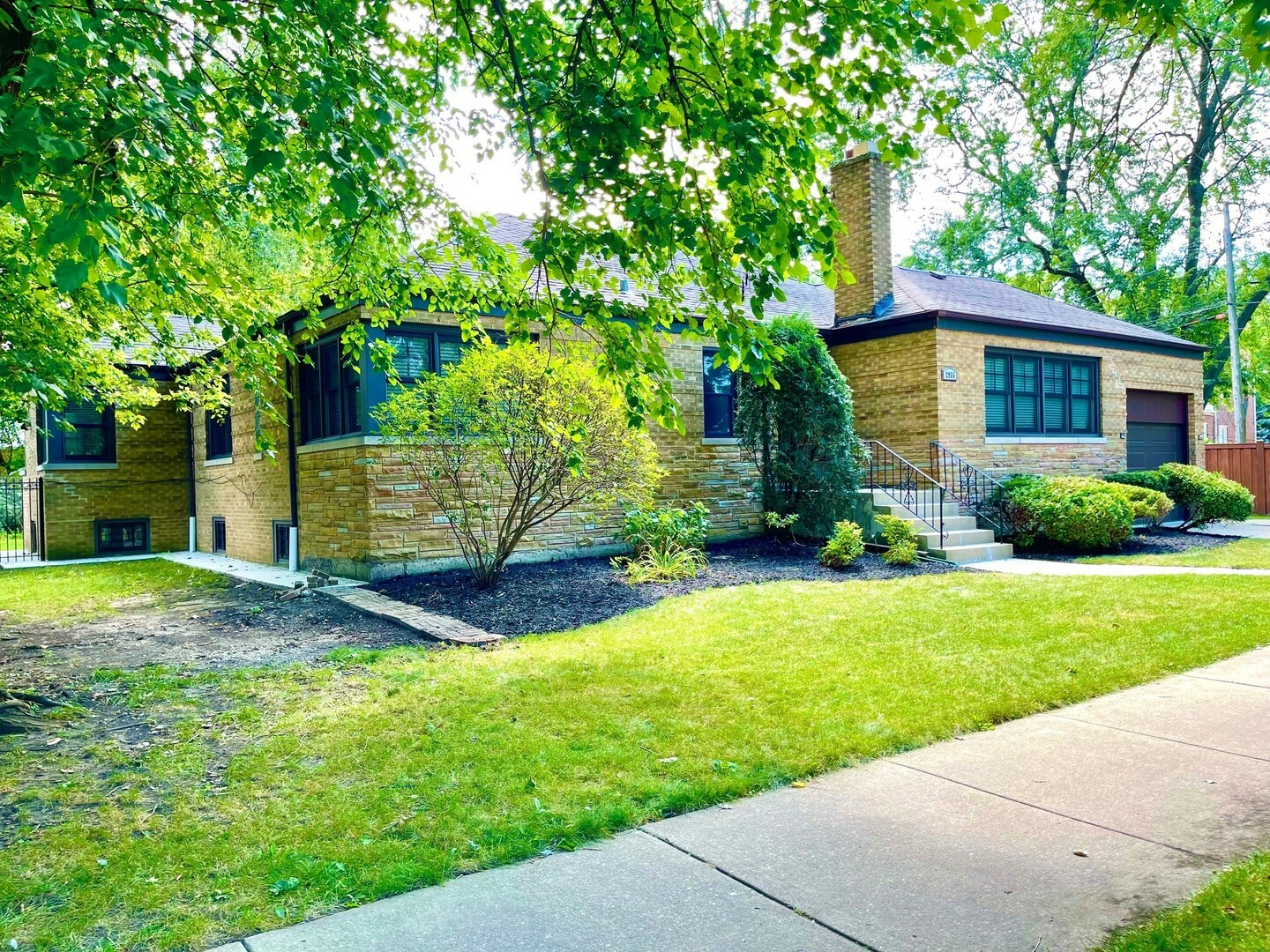 Property Photo:  2955 W Catalpa Avenue  IL 60625 