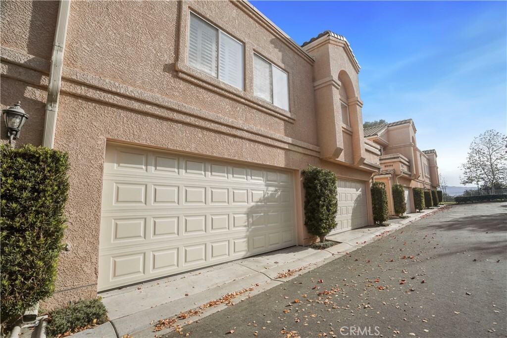 Property Photo:  25132 Steinbeck Avenue F  CA 91381 