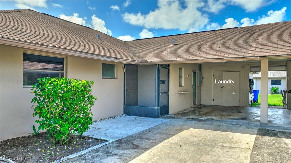 Property Photo:  281 Rosewood Court  FL 33936 