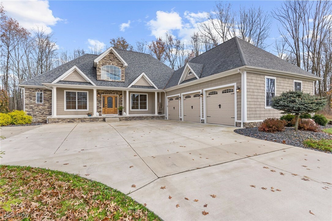 Property Photo: 959 NE River Road OH 44429