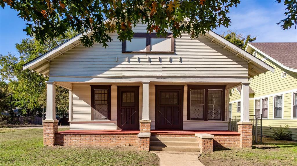 Property Photo:  305 S Winnetka Avenue  TX 75208 