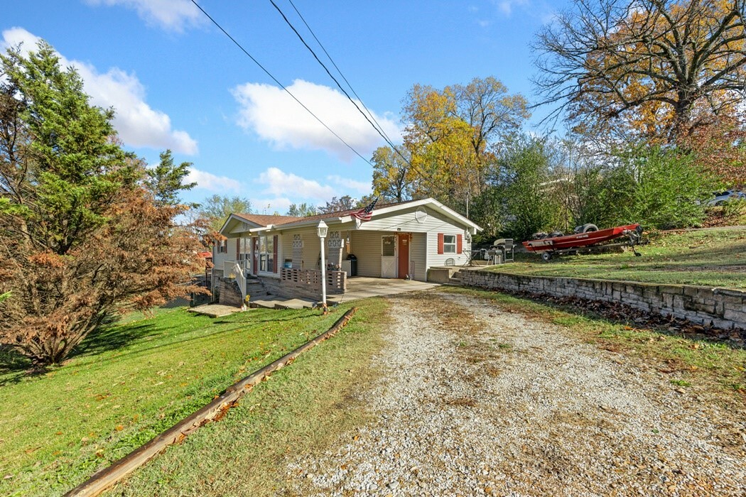 Property Photo:  603 E South Avenue  AR 72601 